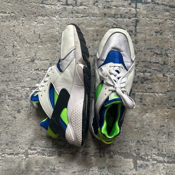 Nike White and Blue Sneakers - Picture 2 of 4